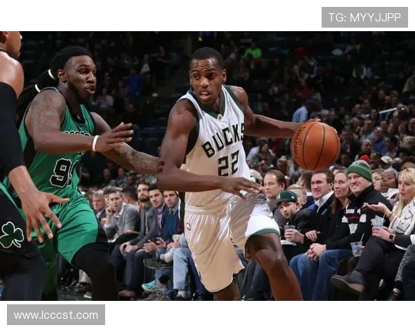 米德尔顿手感冰冷全场低迷仅得3分雄鹿核心状态成最大隐忧