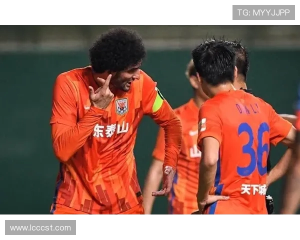 马德鲁加晒与克雷桑合影称无论场上场下皆为顶级水平