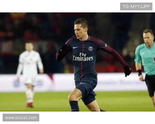 2025年10月10日秀马卢阿奇未获出场机会球队表现值得深思 2025年10月10日秀马卢阿奇未获出场机会球队表现值得深思