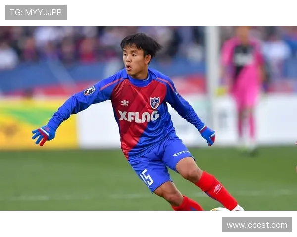 久保建英重返皇家社会合练状态良好有望出战关键巴斯克德比